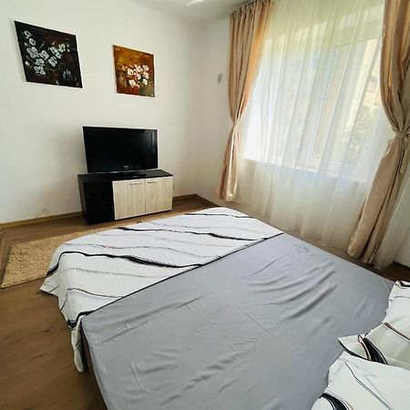 דירות Orşova Apartament Yasmy מראה חיצוני תמונה